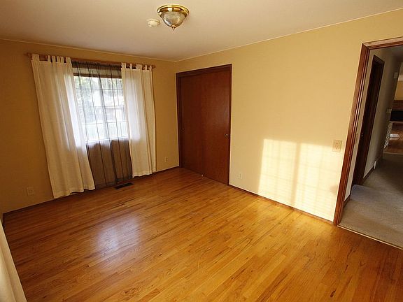 Upstairs 2nd Bedroom