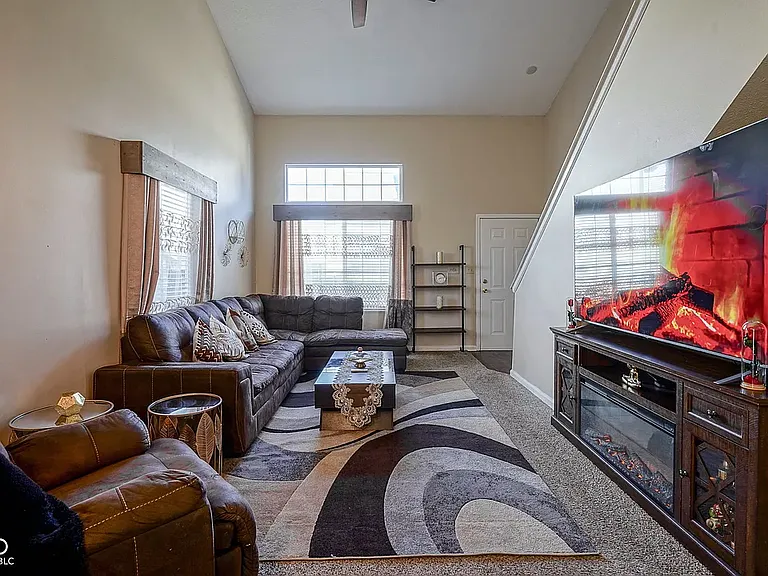 9904 Worthington Blvd — Photo 3