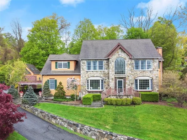 67 Tomahawk Street, Amawalk, NY 10598