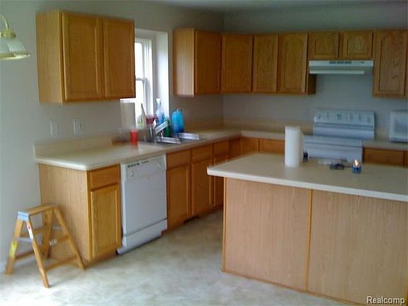 2nd image of 8067 Woodland Shore Dr