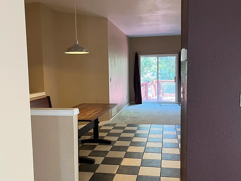 Eat in kitchen area