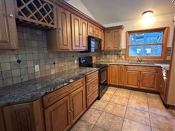 4th image of 53 Oak Point Dr