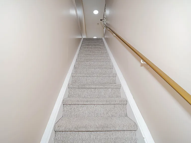 1378 Danforth Ave S #1 — Photo 12