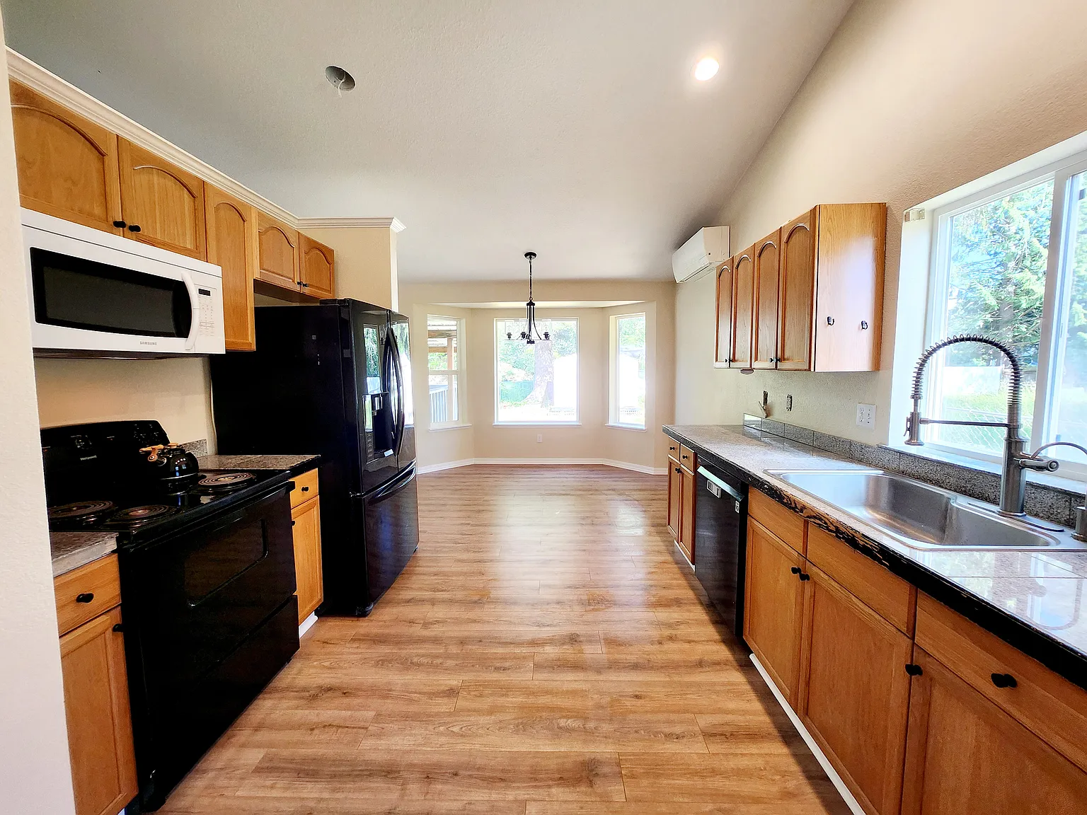 868 Mount Olympus Ave SE — Photo 3