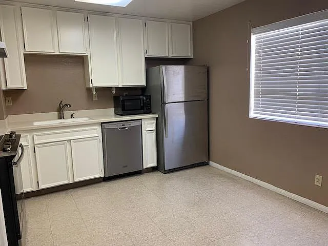 539 E Ridgecrest Blvd #H — Photo 10