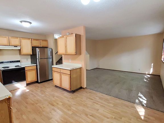 5th image of 800 9th Ave SE