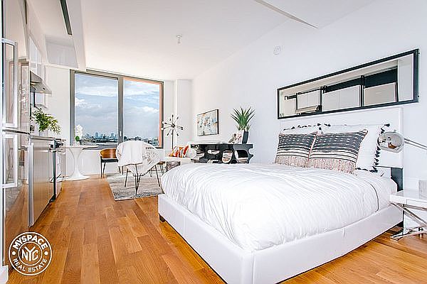 1st image of 123 Melrose St APT 570