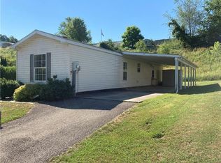 214 Falcon Ln, Apollo, PA 15613