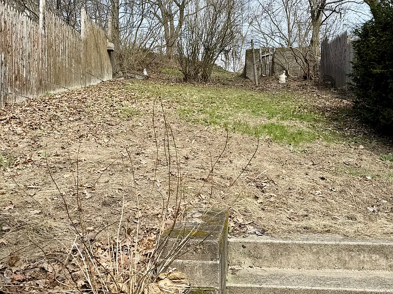 221 Bauer St — Photo 9