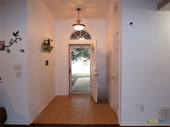 3rd image of 3100 Wisteria Ln