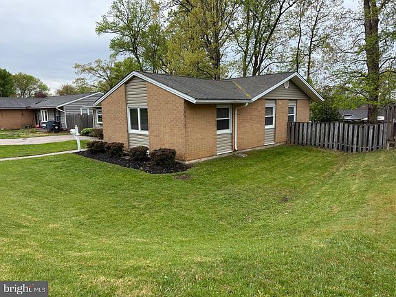 4th image of 416 Breslin Rd