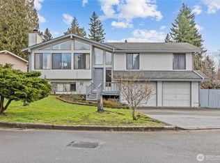 9233 S 239th St, Kent, WA 98031