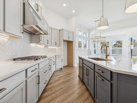 The Flower Mound - Kitchen