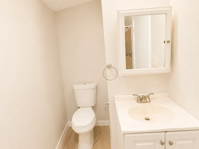 1731 N Linden Ave — Photo 6