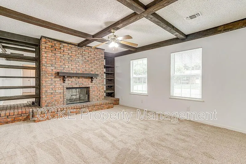 3 bed, 1.5 bath, 1512 sqft, $1,545 — Photo 3