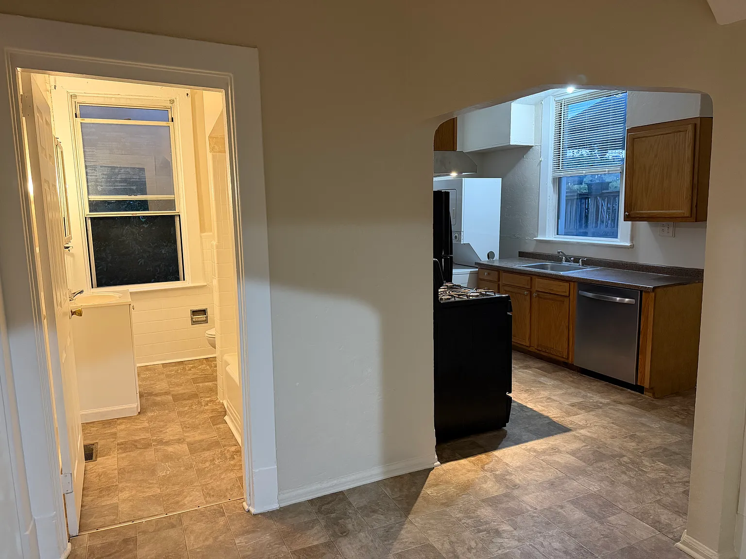 214 Nobles Ln — Photo 4