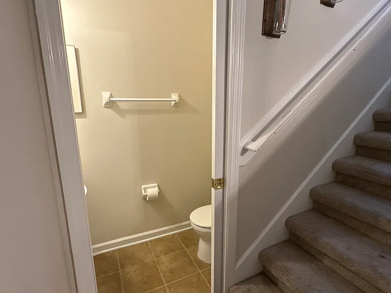 539 Hopewell Dr — Photo 9