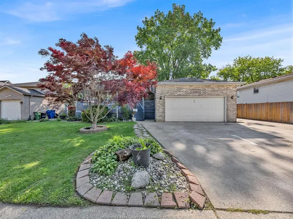 2115 Longfellow Ave, Windsor, ON N9B 3J5