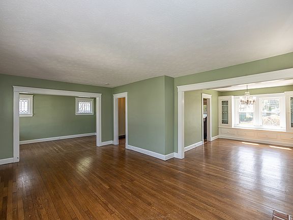 4th image of 16315 Clifton Blvd