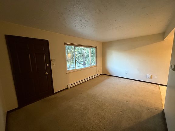 3rd image of 2600 NE 125th St APT 7
