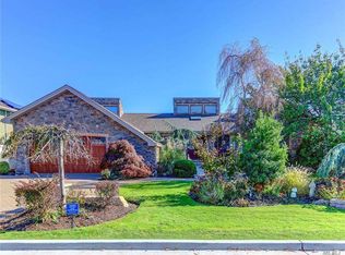 60 Norman Ave, Amityville, NY 11701