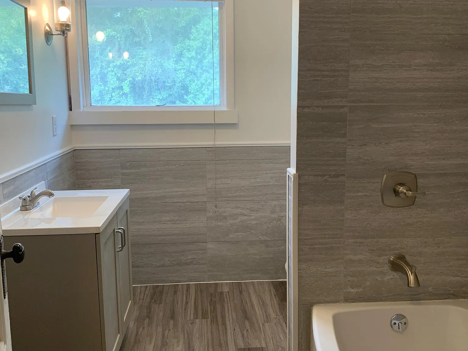 8 bed, 3500 sqft, $5,600 — Photo 4
