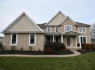 4283 Ridge Crest Dr, Akron, OH 44321