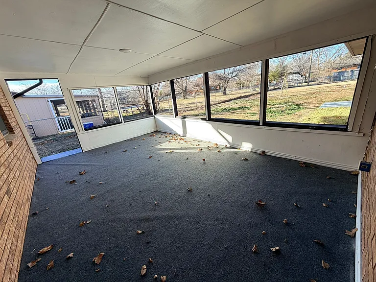 1323 SE Clover Ln — Photo 31