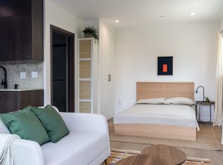 621 N Mariposa Ave, Los Angeles, CA 90004