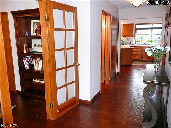 3rd image of 20318 Beechwood Ln