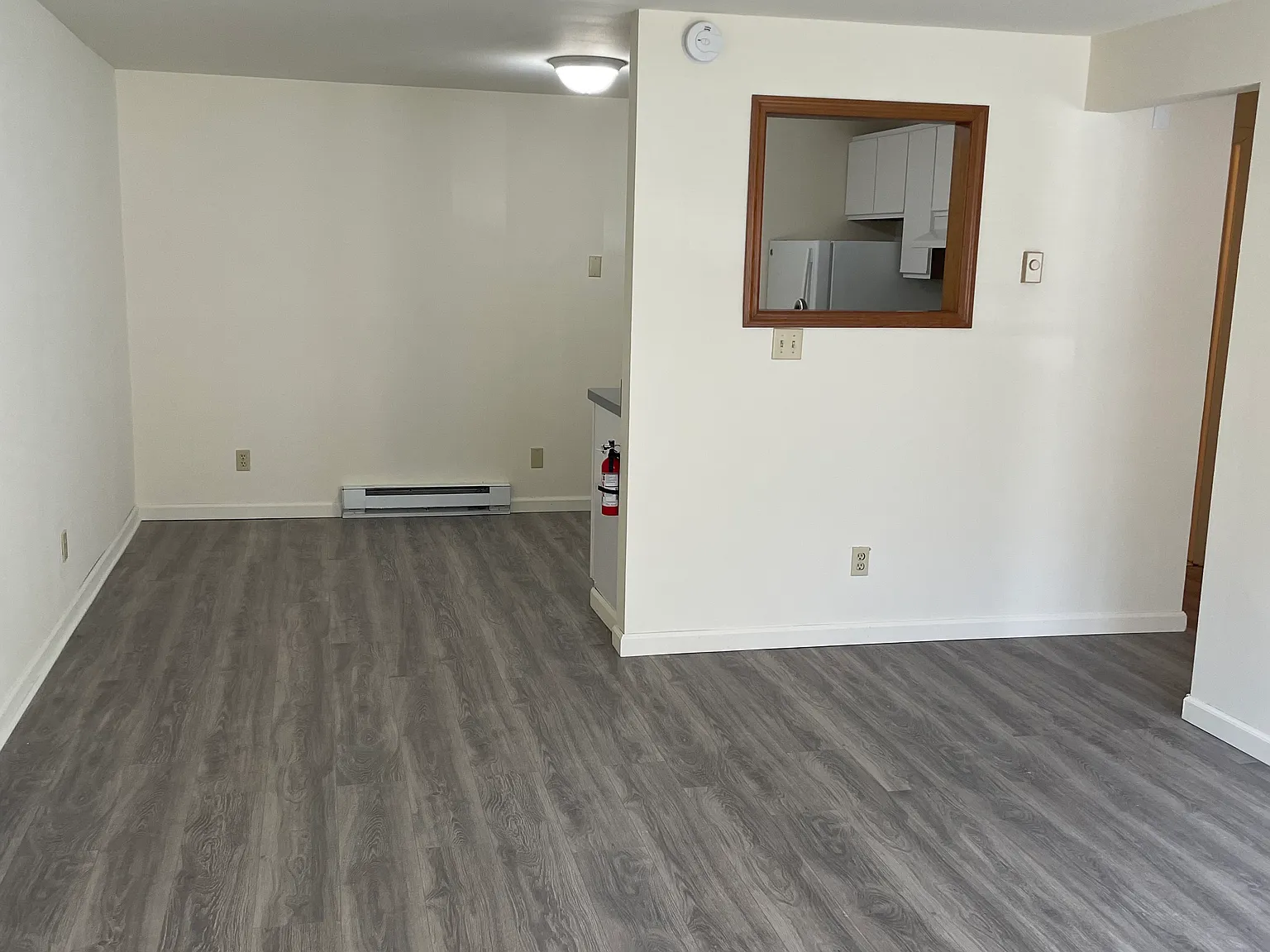1 bed, 900 sqft, $1,345 — Photo 4