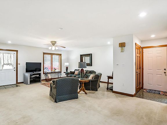 5th image of 11055 County Road 400 N