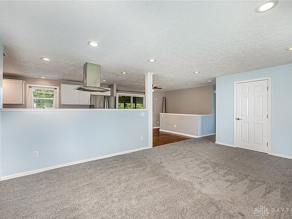 5th image of 3158 Bell Dr