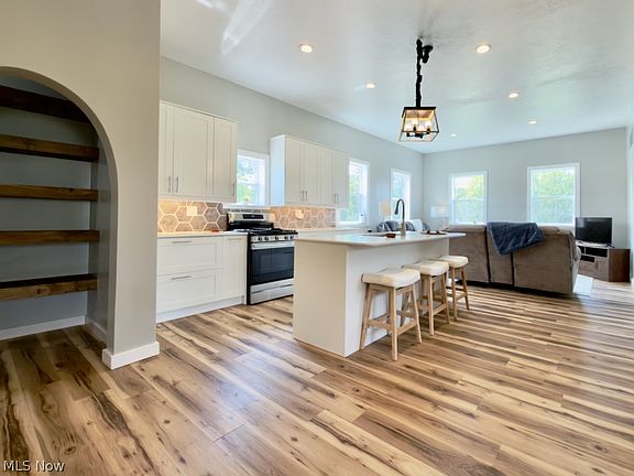 5th image of 80 Lewis Pointe Dr