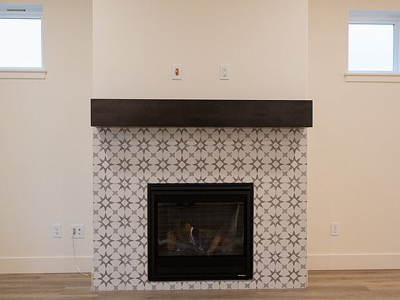 4th image of 713 SE 35th St
