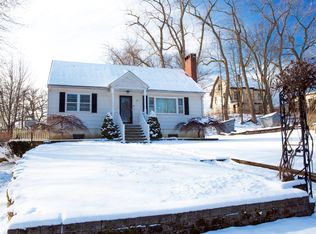 23 Bellview Rd, Branford, CT 06405