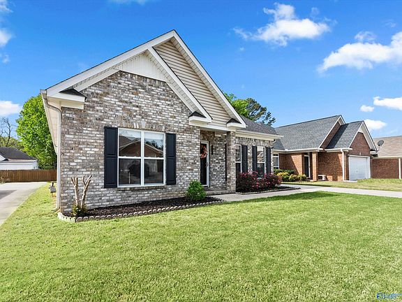 3rd image of 992 Tracey Ln