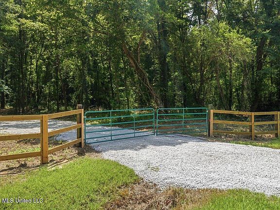 5th image of 77 Sulphur Springs Rd