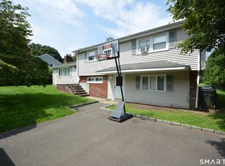 90 Colonese Rd, Fairfield, CT 06825
