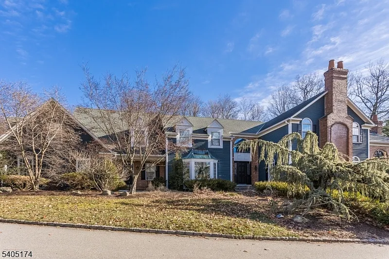 7 Beacon Hill Dr photo 1