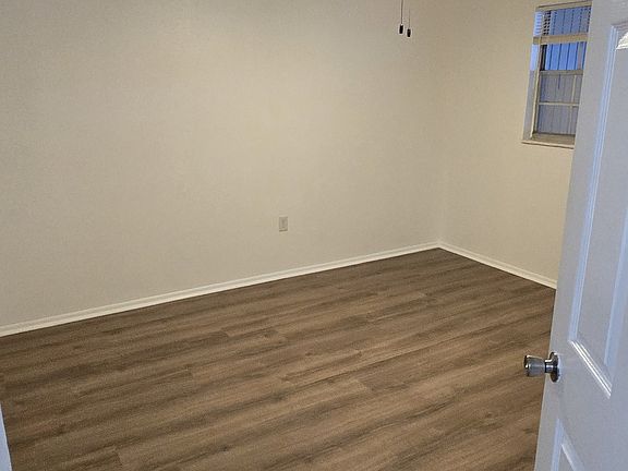 4th image of 5012 22nd St W APT B