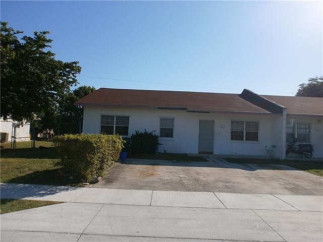 2nd image of 811 SW 12th Ave
