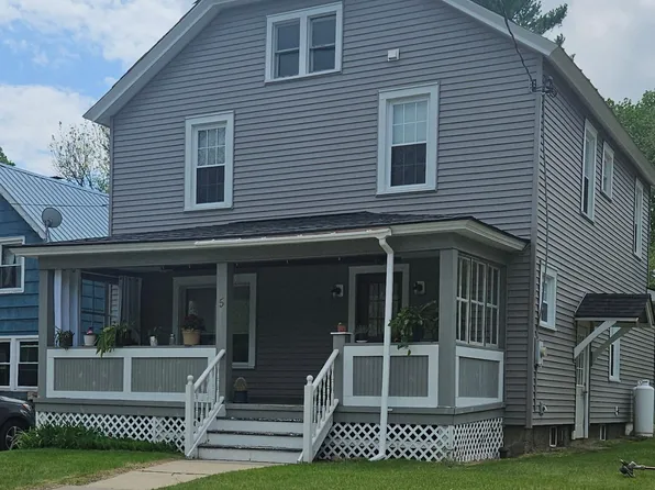 5 Circle, North Creek, NY 12853