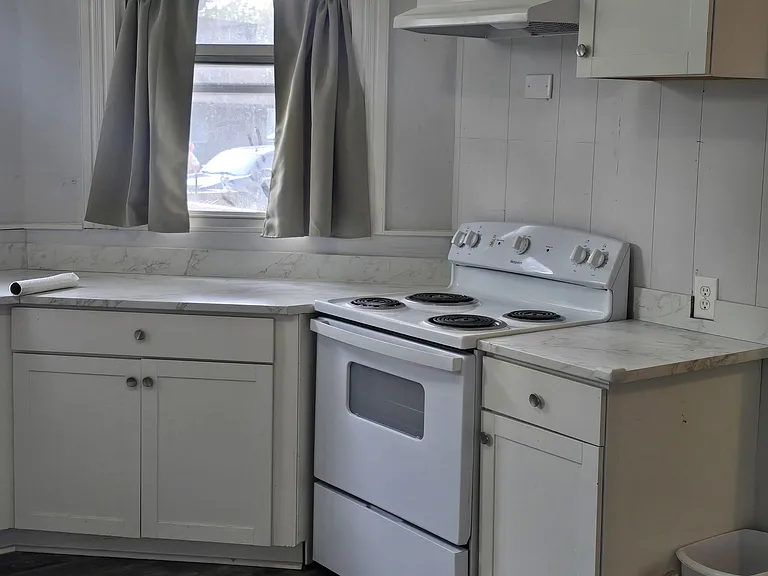 130 Hatton St #4 — Photo 8