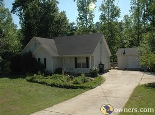 854 Clark Dr, Ellenwood, GA 30294
