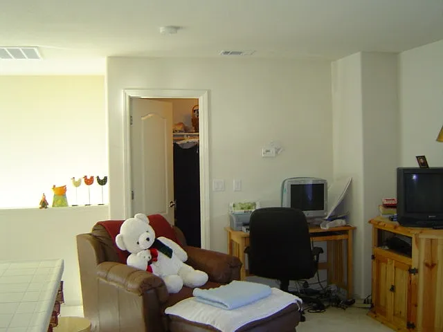 324 Parnell Ct — Photo 2