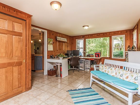 2nd image of 29 Pond St