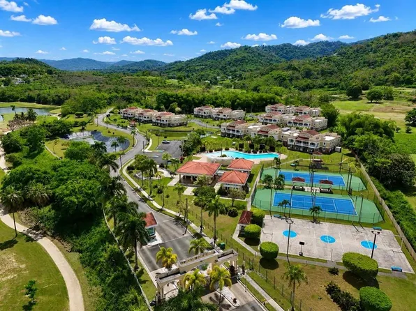 134 Villas Ave, Caguas, PR 00725