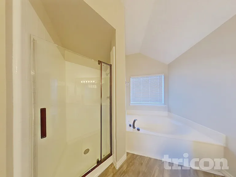 1233 Clear Creek Dr — Photo 11