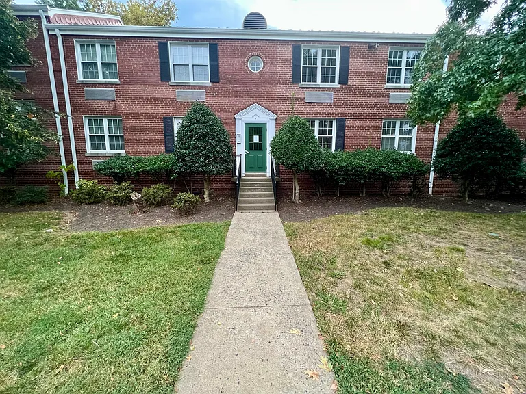 7 E Glebe Rd #C — Photo 17
